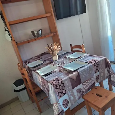 Avec Piscine Et Acces Direct A La Apartment